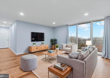 4520 King Street - Photo 1