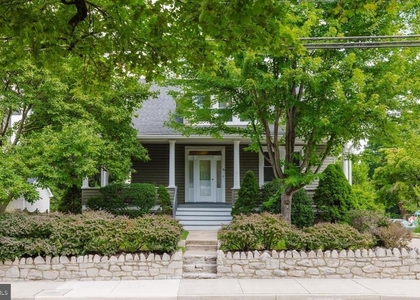 34 Burke Avenue E - Photo 1
