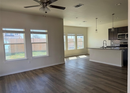 510 Whirlaway Dr - Photo 1