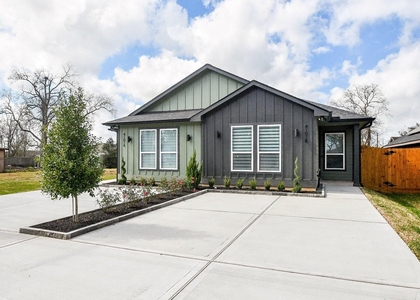 4101 Victoria Avenue - Photo 1