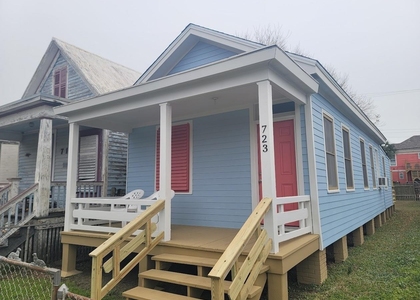 723 Sealy Street - Photo 1
