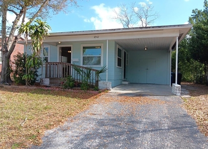 4942 Oxford Avenue N - Photo 1