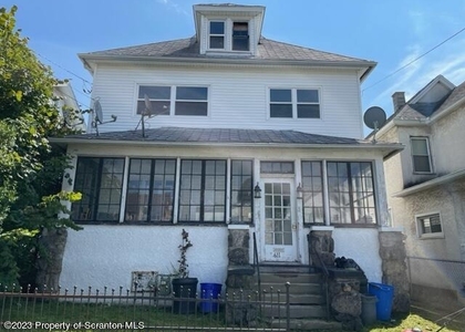 611 S Webster - Photo 1