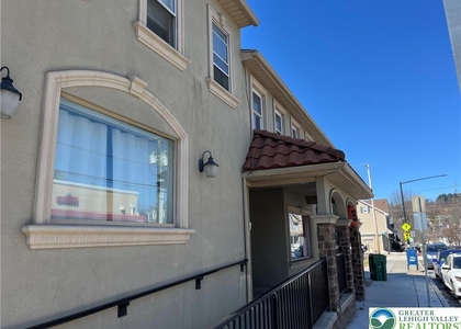 220 Cattell Street - Photo 1