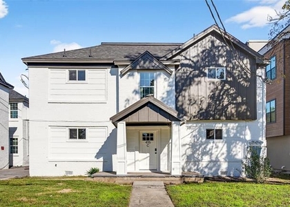 439 W 9th Street - Photo 1
