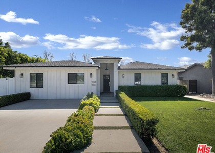 13506 Chandler Boulevard - Photo 1