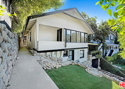 316 Crane Boulevard - Photo 1