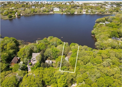 8515 Soundview Avenue - Photo 1
