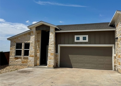 105 Everett Ct - Photo 1