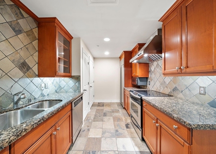 914 Main Street - Photo 1
