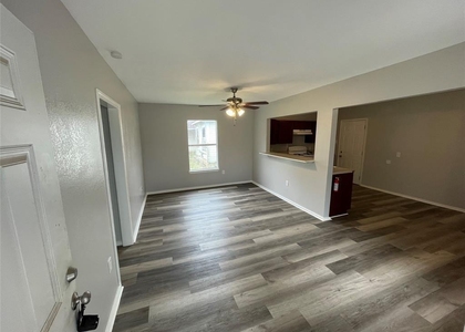 1708 W 5th Street - Photo 1