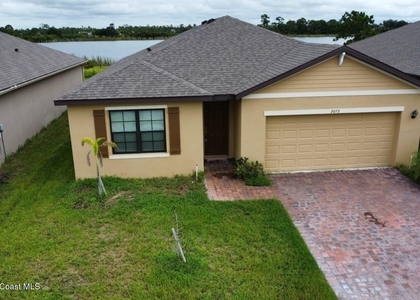 2073 Farmhouse Road Se - Photo 1