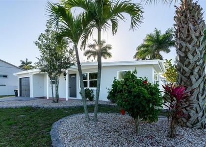 927 W Olympia Avenue - Photo 1