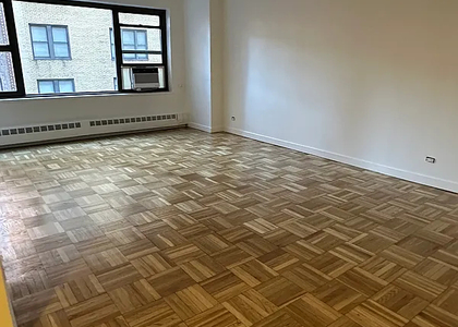 East 55th Street - Photo 1