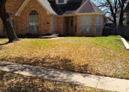 1807 Evergreen Court - Photo 1
