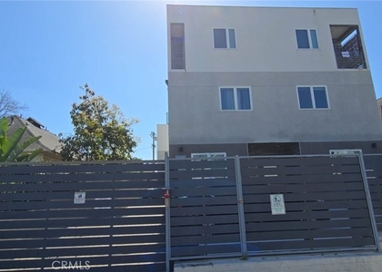 2250 W 14th - Photo 1