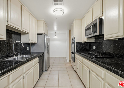 1508 Veteran Avenue - Photo 1