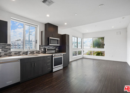4140 Glencoe Avenue - Photo 1