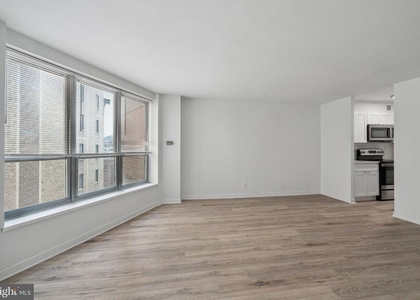 224 W Rittenhouse Square - Photo 1