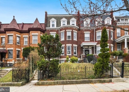 1118 Girard Street Nw - Photo 1