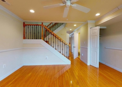 615 16th Street Ne - Photo 1
