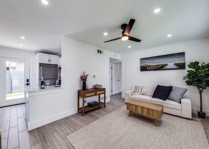 1200 E 52nd St - Photo 1