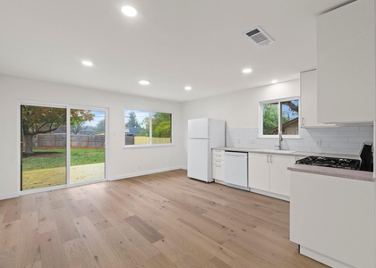 902 Warrington Dr - Photo 1