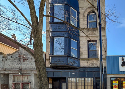 8714 S Commercial Avenue - Photo 1