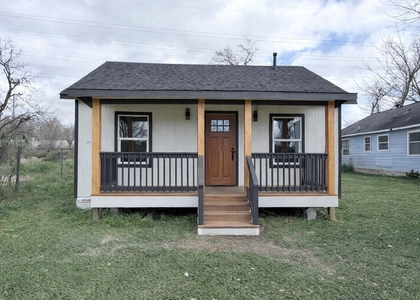 2915 Creston Drive - Photo 1