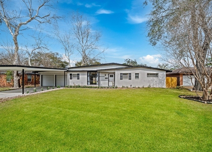 10042 Lazy Oaks Street - Photo 1