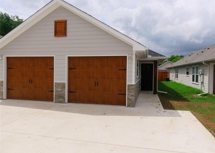 608 E College Street - Photo 1