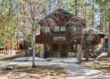 1140 Vine Avenue - Photo 1