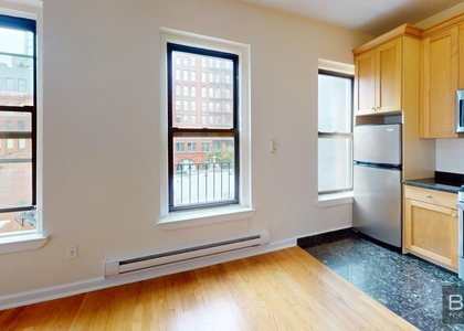 Mott Street - Photo 1
