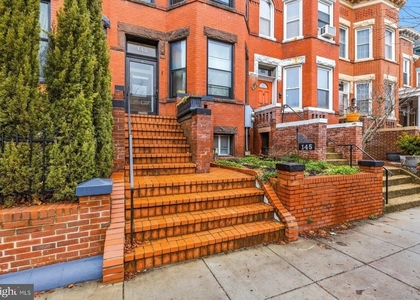145 Randolph Place Nw - Photo 1