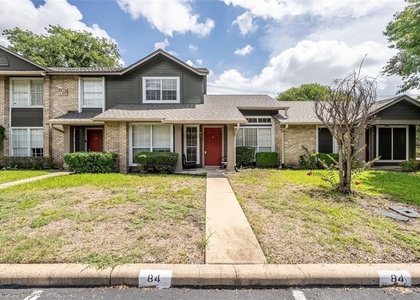 1015 E Yager Ln - Photo 1