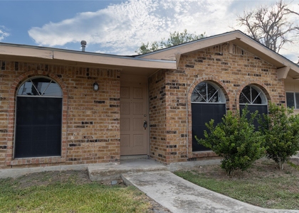 1430 State Highway 46 S - Photo 1