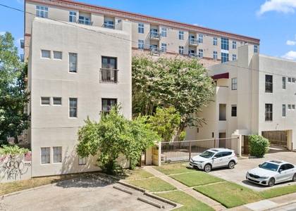 712 Graham Pl - Photo 1