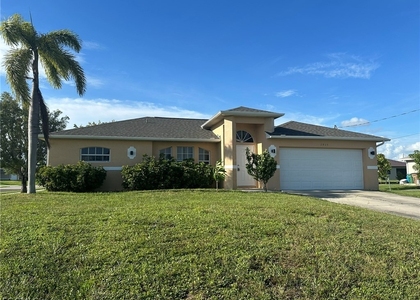1915 Sw 13th Street - Photo 1