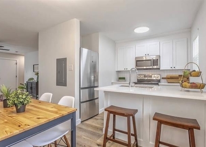 425 N Rosemont Avenue - Photo 1