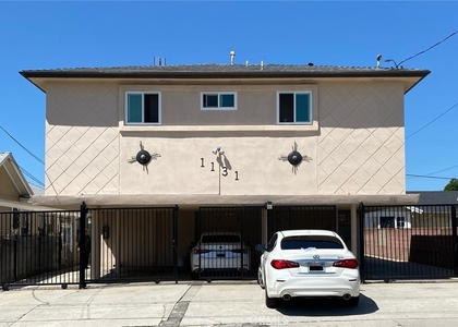 1131 N Kenmore - Photo 1
