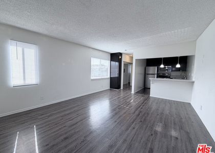 1137 W 36th Place - Photo 1