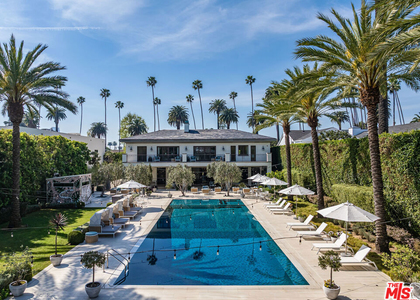 618 N Beverly Drive - Photo 1
