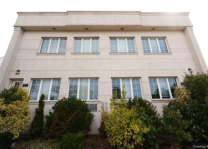 450 E Park Avenue - Photo 1