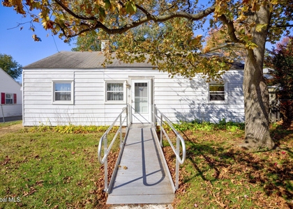 13 Hawley Avenue - Photo 1