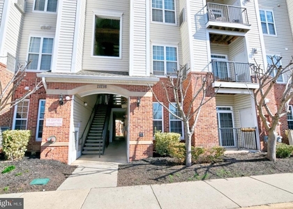 21216 Mcfadden Square - Photo 1