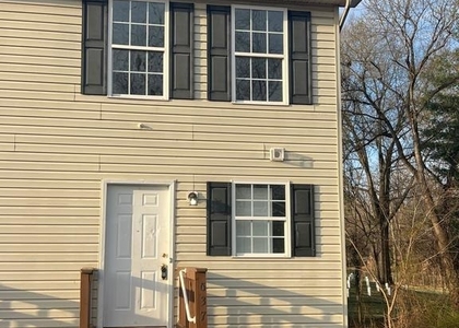 637 East Spencer Street - Photo 1