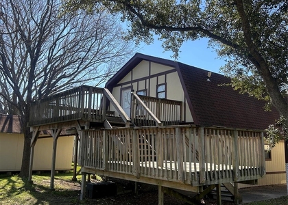 1312 N Avenue R - Photo 1