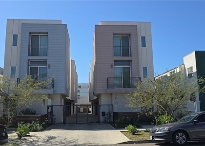 319 S Serrano - Photo 1