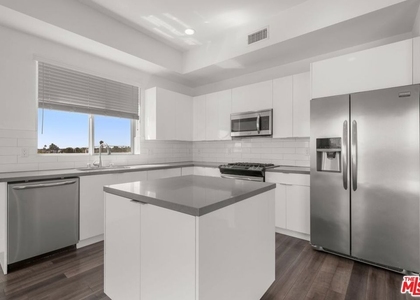 1215 S Bedford Street - Photo 1