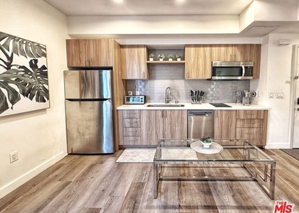723 S St Andrews Place - Photo 1